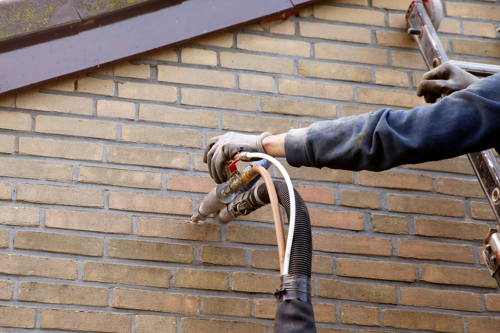 house-insulation-by-injecting-microbead-pearls