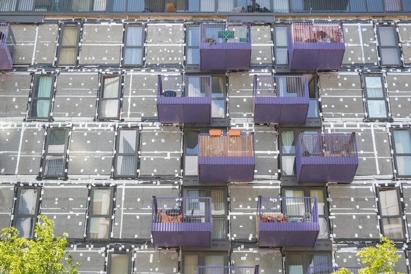 cladding-work-progress-on-block-flats