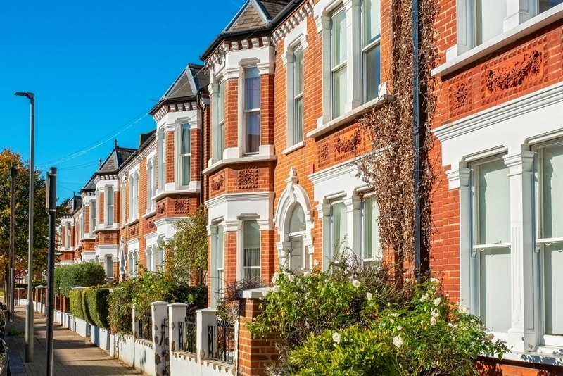 traditional-brick-terraced-houses-london-england